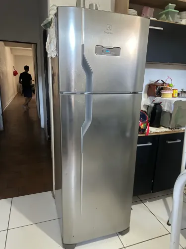 Geladeira eletrolux 310l duplex