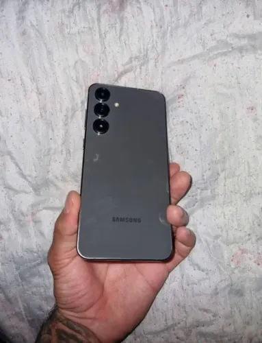 Samsung galaxy S24 fe 256 zerado sem detalhes ,não aceito trocas ou  ofertas 