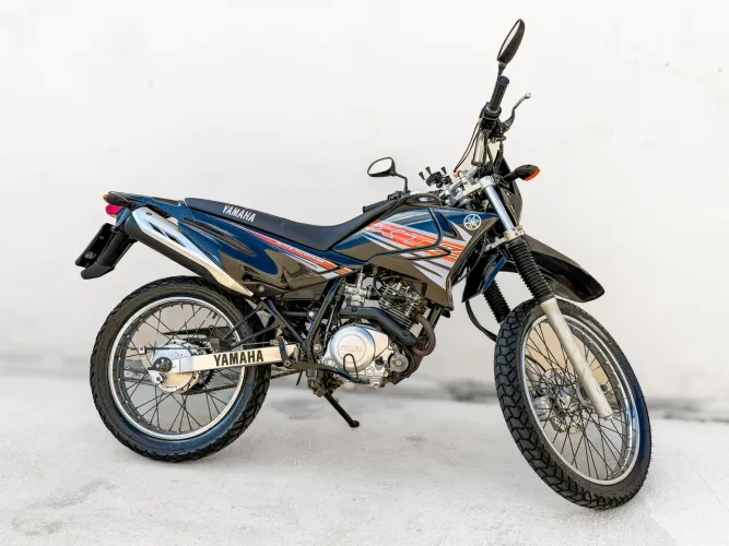 XTZ 125 (2014) "Partida Elétrica e Freio a Disco"