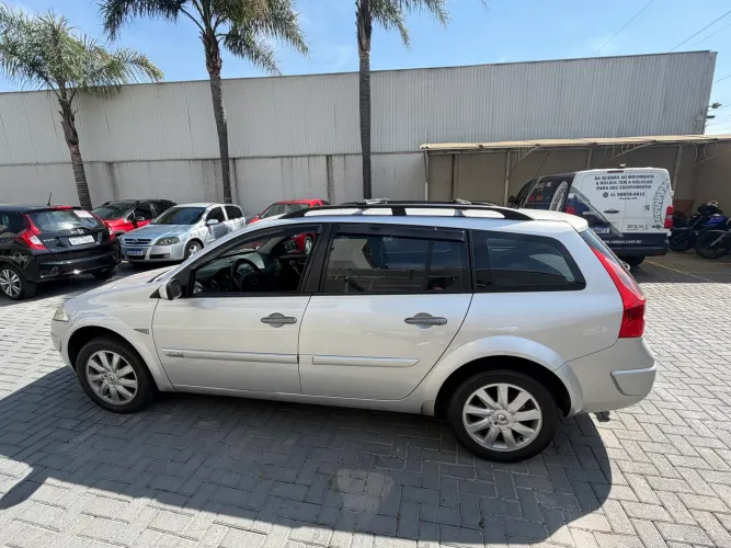 Renault Megane Grand Tour Dynam. Hi-flex 1.6 16V 2011