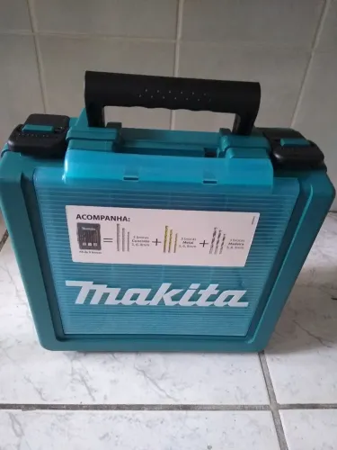 Furadeira profissional Makita