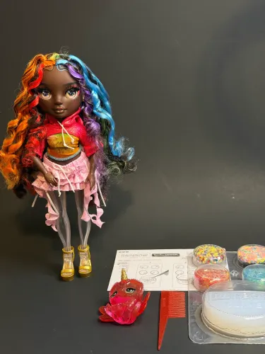 RAINBOW HIGH SHIMMERS WITH SLIME IRIS BOW