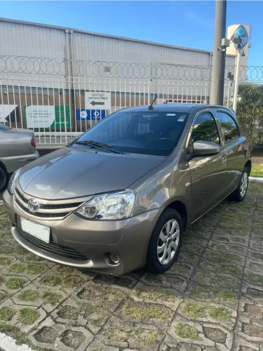 Toyota Etios X 1.3 Flex 16V 5P Mec. 2017