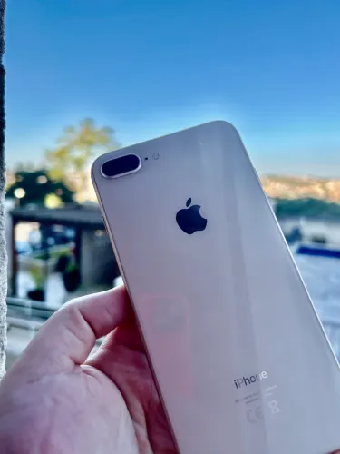 IPHONE 8 PLUS
