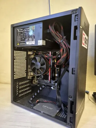 Computador Desktop I3 8°; fonte 600w, 12gb ram, 120gb ssd. Vendo somente o gabinete.