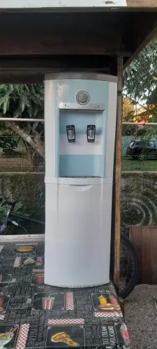Bebedouro elétrico