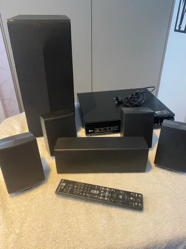 Home theater - IMPECÁVEL- LG 1000 WATTS DE POTÊNCIA EM 5.1 CANAIS.