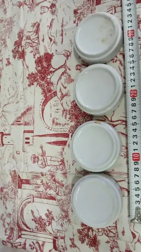 Ramequins de porcelana branca