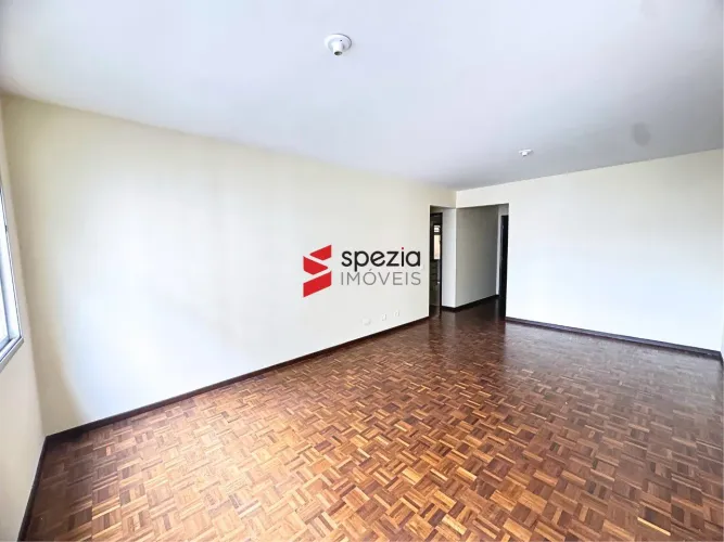 Apartamento 3 Quartos Reformado no Centro de Curitiba, 141 m²