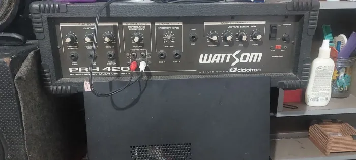 Vende-se amplificador de som profissional wattsom PRH420