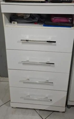 Cômoda 4 gavetas