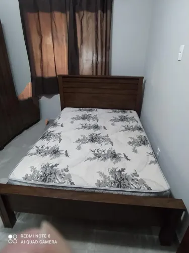 Cama de casal com colchão ( novos )