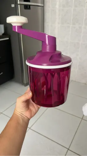 Batedor Clara em neve tupperware 