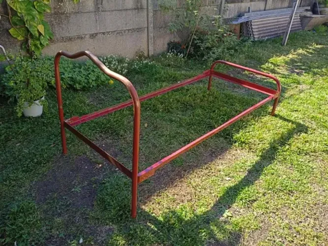 Estrutura de ferro de cama solteira ( Vintage anos 90 )