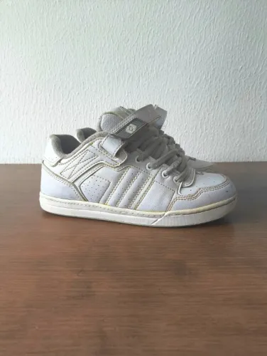 Frreday sate bolt - OG tenis anos 2000 y2k
