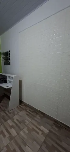 Alugo quarto para mulher