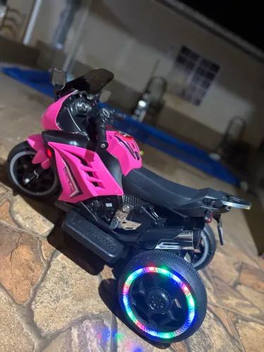 Mini Moto Elétrica Infantil Motinha Triciclo com Luz e Som Bateria 6v Recarregável