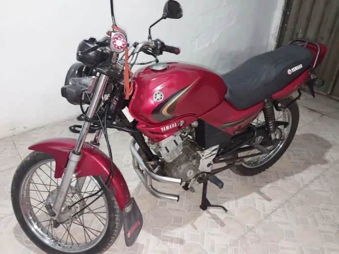 Vendo yamaha ybr 2007/2008, unico dono.