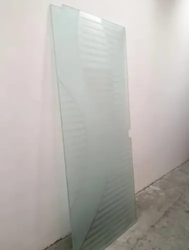 Porta jateada de vidro
