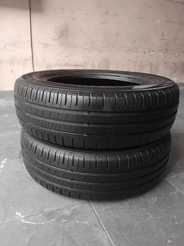 Par de pneus Dunlop touring aro 15 medida 175/65 em ótimas condições