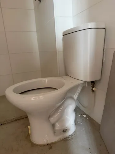 Vendo 2 vasos sanitários nunca usado