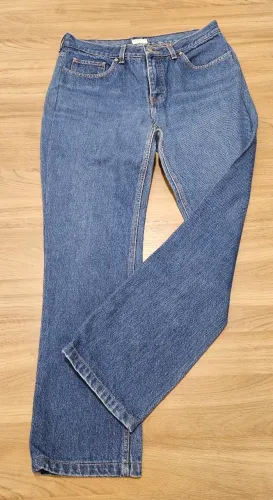 Calça Jeans  - Corte Reto - Feminina (Tam. 38)