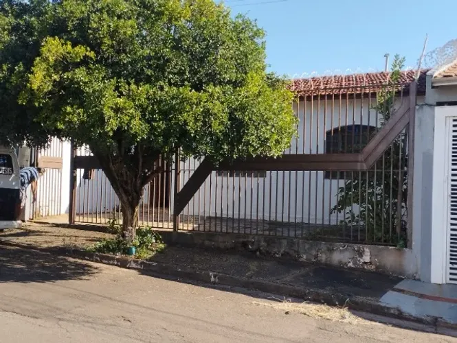 Alugo casa ampla no Cabreúva