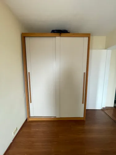 Armário / Guarda-roupa