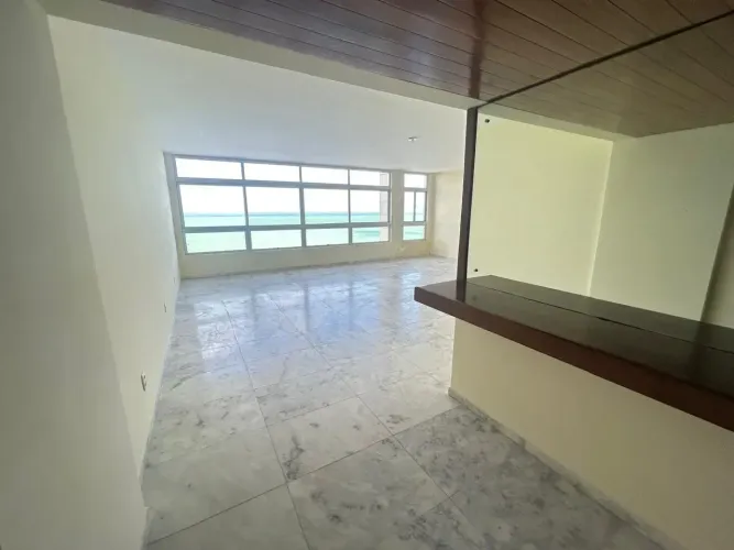Imóvel para venda possui 226 metros quadrados com 4 quartos em Boa Viagem - Recife - PE