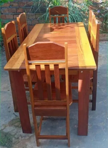 Vendo mesa madeira 6 lugares