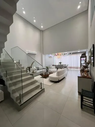 SOBRADO DE ALTO PADRÃO | 345 m² | 4 SUÍTES