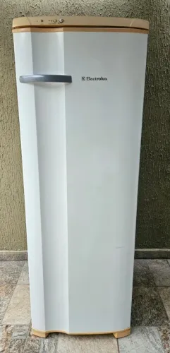 Geladeira 220volts, funcionando perfeitamente, Entrego também!!