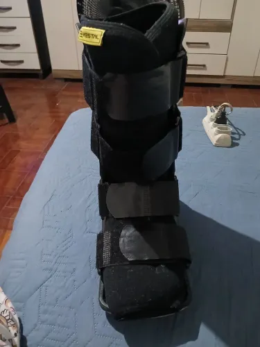 BOTA PRETA
