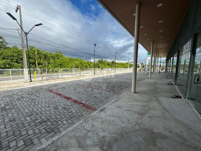 LOJAS COMERCIAIS EM PONTO ESTRATÉGICO