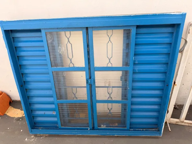 Janela veneziana 1,00x1,20 aço com vidro