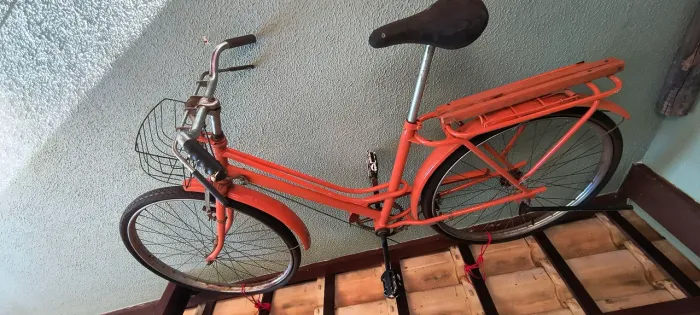 Bicicleta antiga para decoração