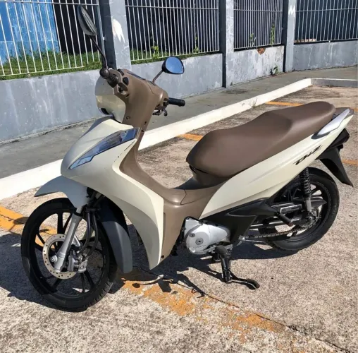 Vendo moto biz 2021 (entrada de 4 mil)