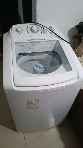 Máquina de lavar roupas eletrolux