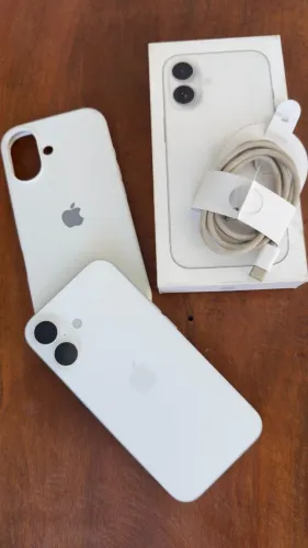 iPhone 16 Plus 128GB Branco - Seminovo | Com caixa original + película + capinha