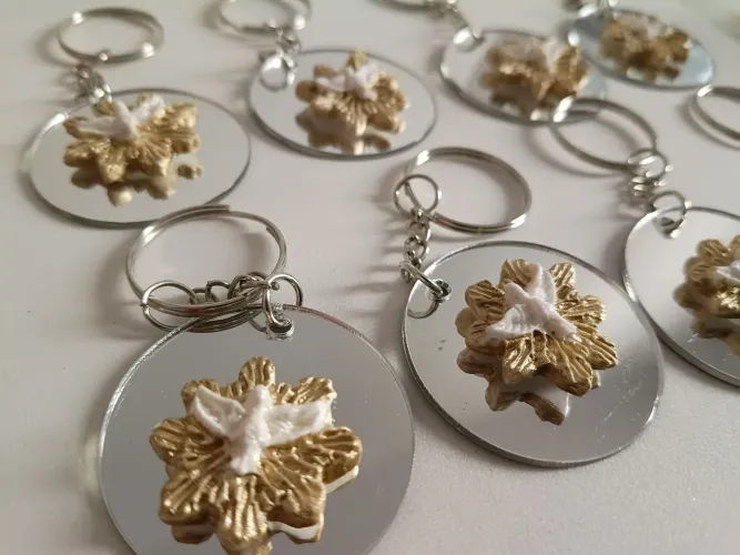 LEMBRANCINHA BATIZADO/EUCARISTIA/CRISMA - CHAVEIRO DE ACRÍLICO feito a mão.