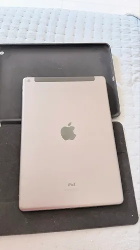 iPad 7 em excelente estado, usado apenas algumas vezes! 