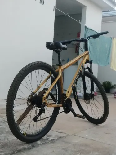 Bicicleta aro 29 First, com documento.