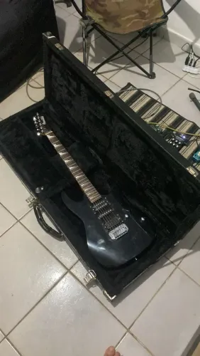 Guitarra ibanez + case