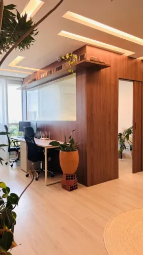 Coworking no Neo Office | Estação de Trabalho com Internet e Sala de Reunião