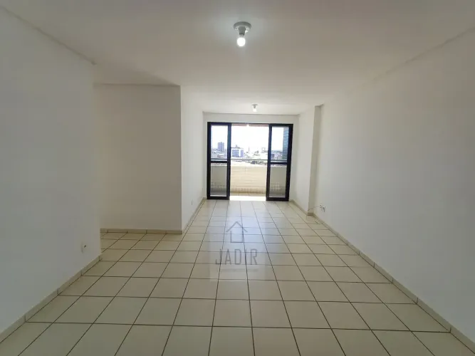 Apartamento na Orla de Petrolina com 3 quartos, sendo 01 suíte.