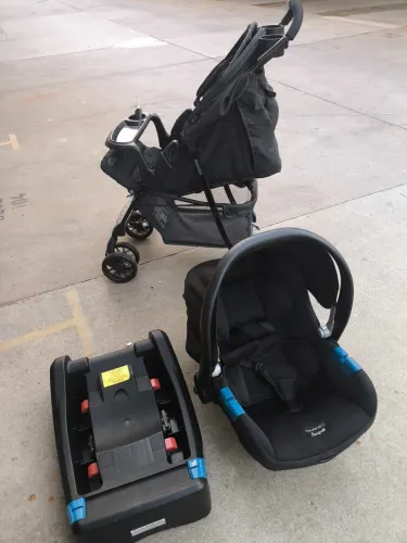 Bebe Conforto e Carrinho de Passeio 