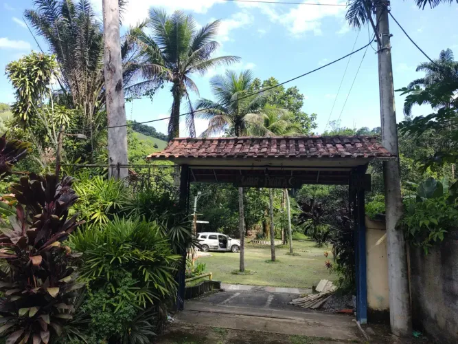 Imóvel para venda tem 400 metros quadrados com 4 quartos em Mantiquira - Duque de Caxias -