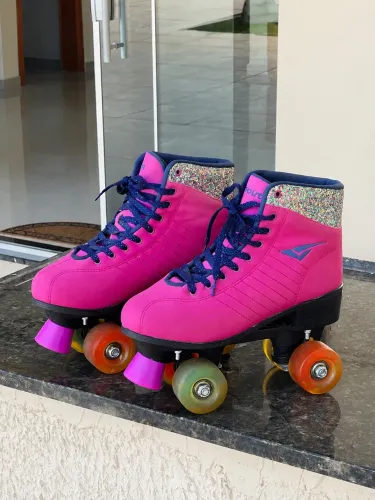 Patins bouts rosa praticamente novo n°36