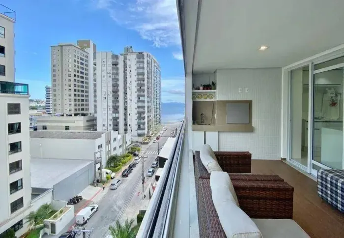 Apartamento com 3 suítes para alugar no bairro Campinas, em São José/SC.