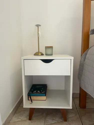 Mesa de cabeceira (criado mudo) Tokstok